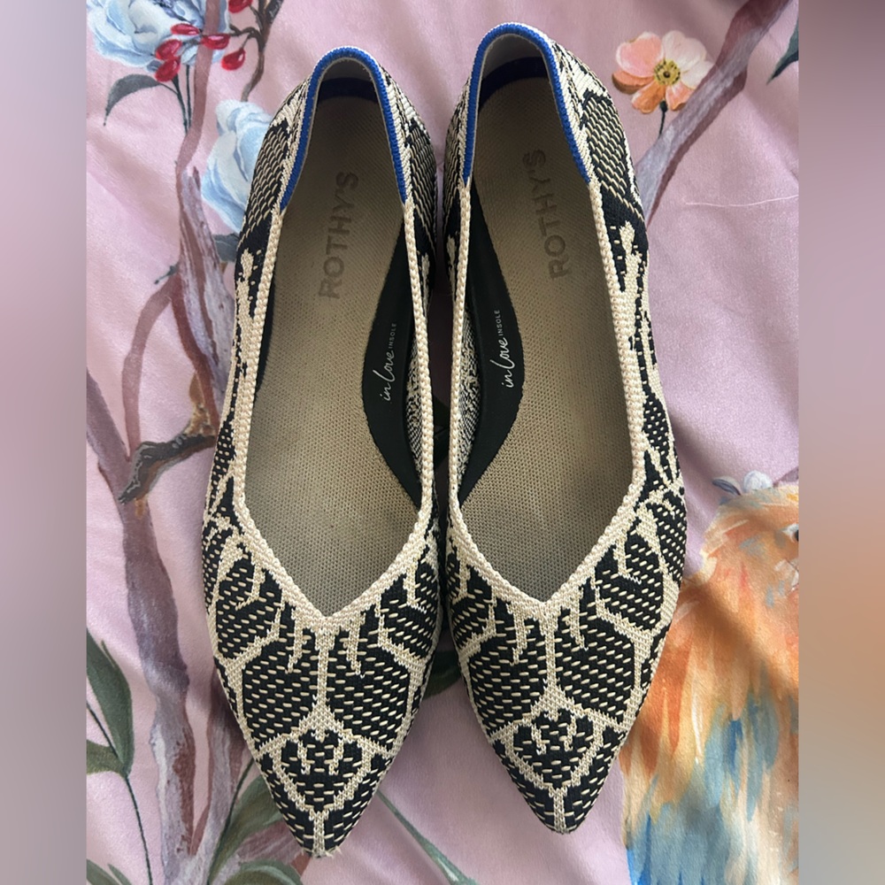 Rothy's Black and Tan Patterned Bouquet Point II Flats
